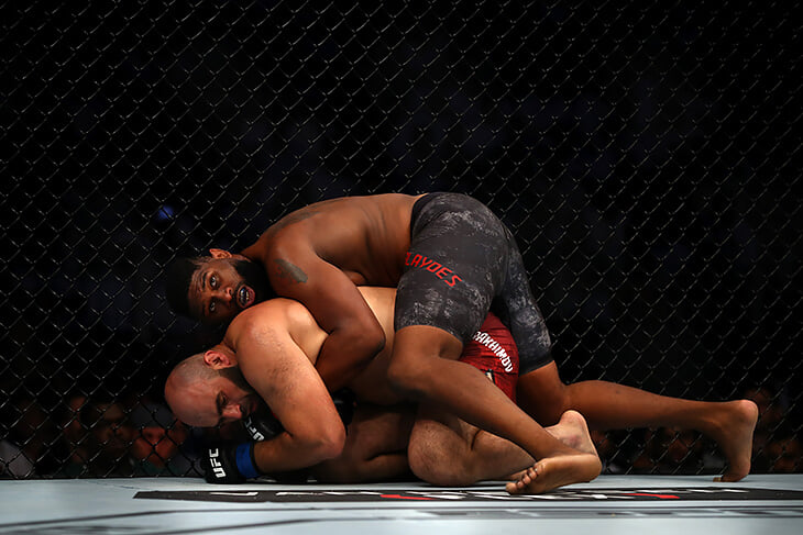 Блэйдс жестко нокаутировал Дос Сантоса. Теперь он хочет титульник UFC