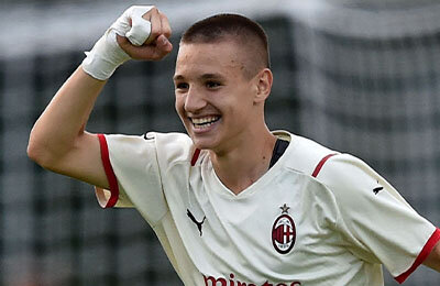 14-летний форвард «Милана» забивает 5,5 гола за игру. Что о нем нужно знать?