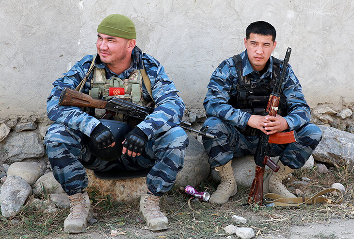 Перед матчем с Россией в Кыргызстане неспокойно. Что там за конфликт с Таджикистаном?