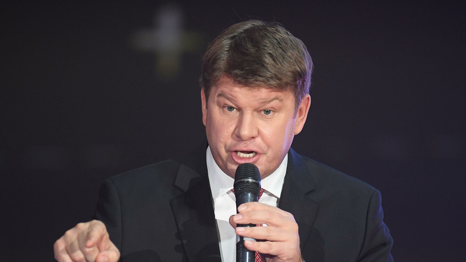Губерниев о форме Украины: Может, займемся собственной страной и развитием спорта в ней, наконец