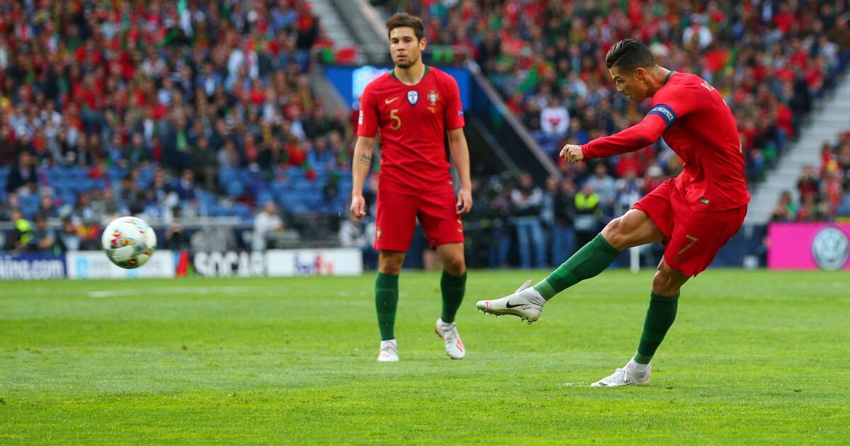 Роналду забил со штрафного в двух матчах подряд  за Аль-Наср и Португалию