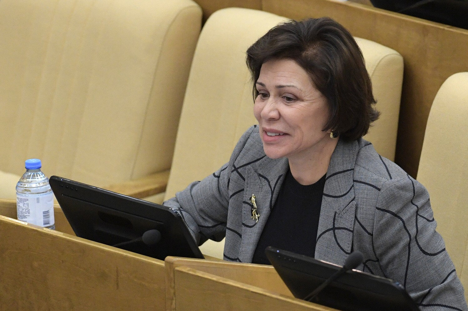 Роднина о пиве на стадионах: Раз народ подругому не может воспринимать спорт, что поделаешь Собачке тоже дают сахар в качестве поощрения