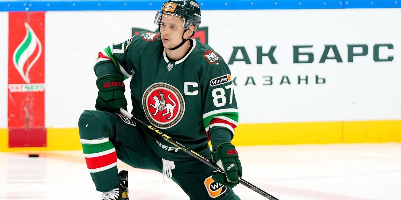 Владимир Плющев: Ак Барс напоминал лоскутное одеяло в матче с Динамо. Игровой системы вообще не было видно