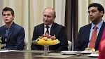 Владимир Путин воздал должное чемпионскому мату // Как шахматные короли приняли президента РФ