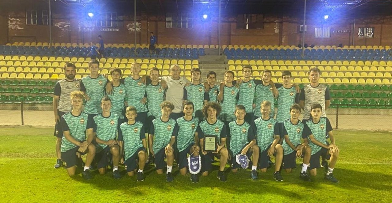 Футбольная команда. Пфо футбол 2024 юноши 2009. Иртыш 2009 омск. Футбол фото. Футбол в школе.