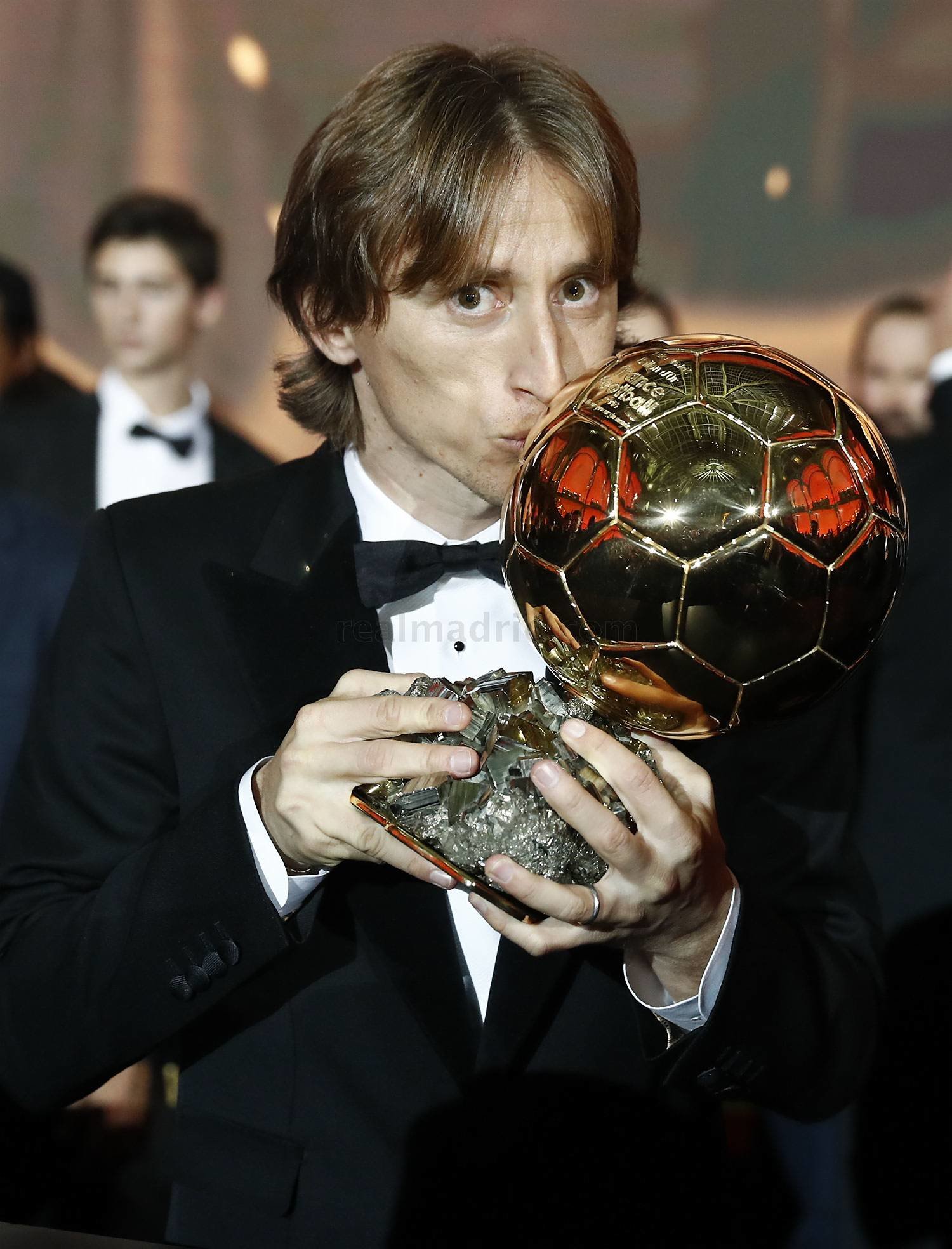 Модрич получил мяч. Модрич получил мяч. Модрич получил мяч. Модрич получил мяч. Модрич получил мяч.