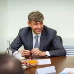 Василий Кравцов on Instagram: “Сергей Николаевич! Дядя Сережа! Спасибо, Вам за тот "Магнит" в котором вы были! В котором дешевле и всегда есть работа для студента и…”