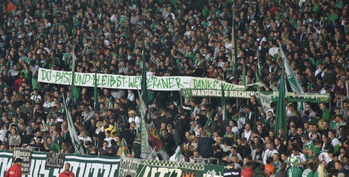 Фанати "Вердера" вивісили банер в підтримку Віктора Скрипника