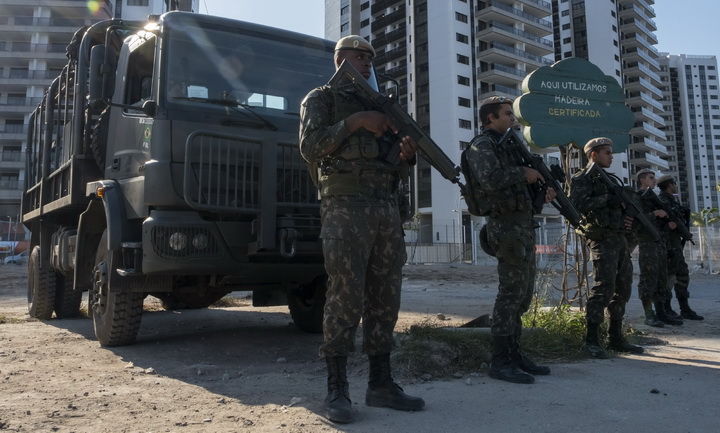 Багатоповерхівки, солдати і презервативи: Олімпійське селище в Ріо (ФОТО) Фото 17