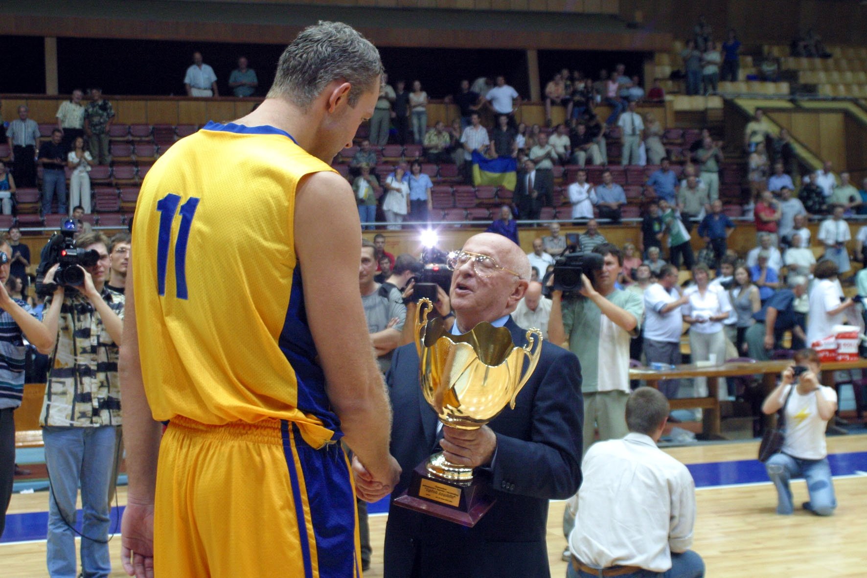 Nemnogoslovnyj Gigant Kakim Byl Aleksandr Okunskij Basketbolnyj Dajdzhest Blogi Ua Tribuna Com