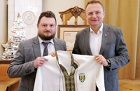 Петр Дыминский, Политика, Григорий Козловский, Карпаты, Андрей Садовый, стадион Украина, Ростислав Ящишин