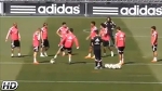 El vacile de Cristiano Ronaldo a Odegaard en el rondo | Entrenamiento Real Madrid 2015