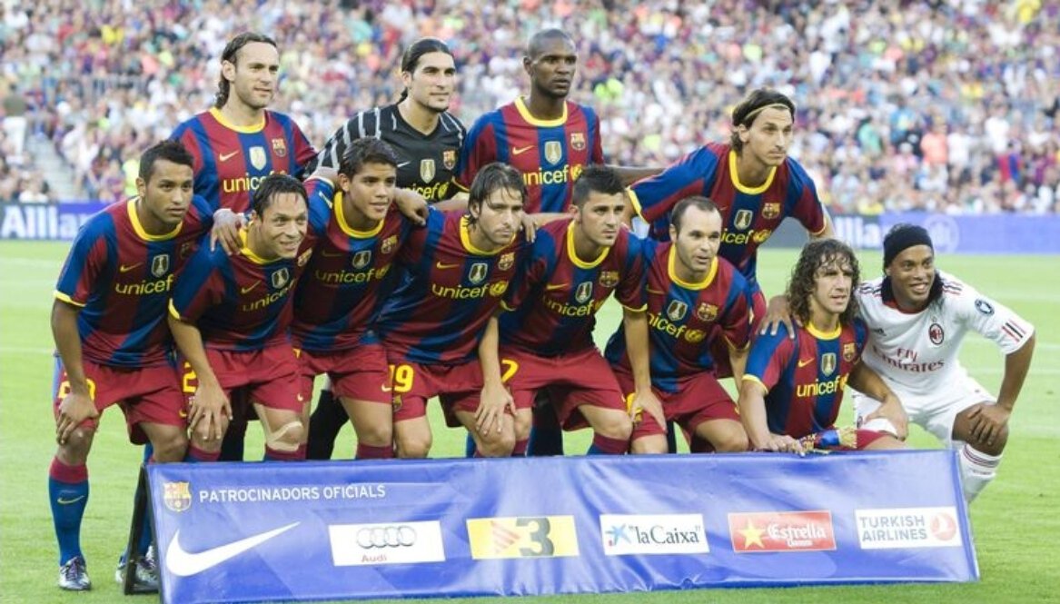 Андрей Шевченко с игроками Милан перед Влад Довлатов